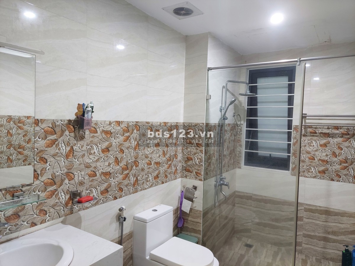 BÁN GẤP NHÀ NGUYỄN VĂN CỪ 65M x 5T, GARA 7 CHỖ, GIÁ 9,7 Tỷ