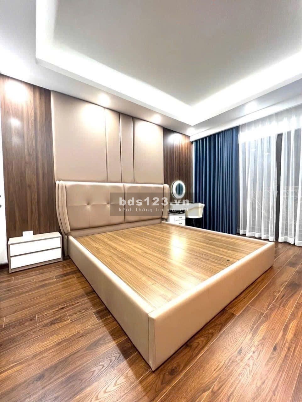 Bán nhà Ngọc Thụy mới – Duy nhất 1 căn, giá 7,6 tỷ, Gara, thang máy, kinh doanh
