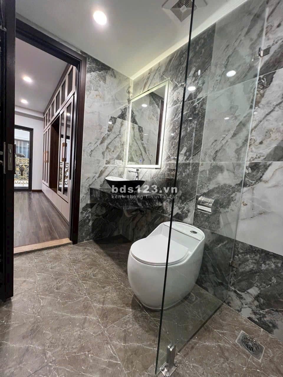 Bán nhà Ngọc Thụy mới – Duy nhất 1 căn, giá 7,6 tỷ, Gara, thang máy, kinh doanh