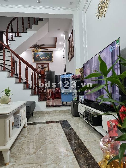Bán nhà đẹp Tân Mai - Hoàng Mai, 40m2 x 4 tầng, 4 ngủ, giá 4,2 tỷ