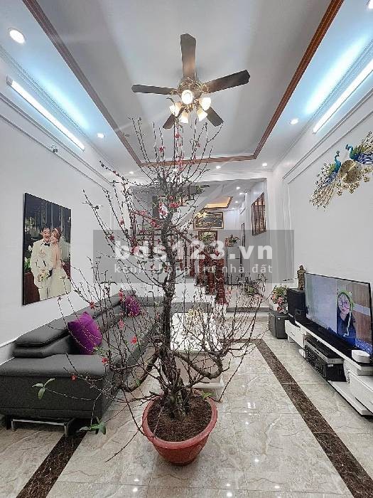 Bán nhà đẹp Tân Mai - Hoàng Mai, 40m2 x 4 tầng, 4 ngủ, giá 4,2 tỷ