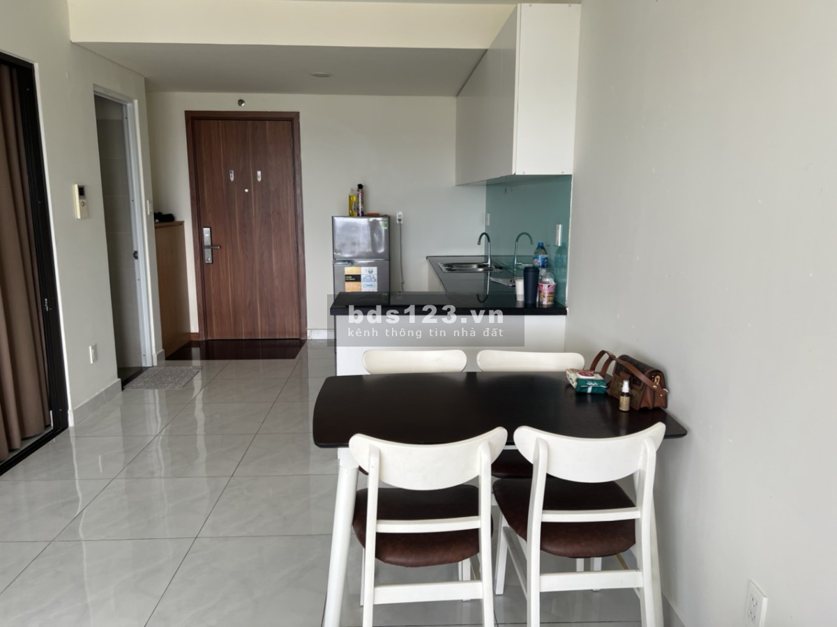 Cần bán gấp căn hộ Flora Kikyo 55m2 1 + 1pn full nội thất đã có sổ hồng giá chỉ 2 tỷ 1 thương lượng