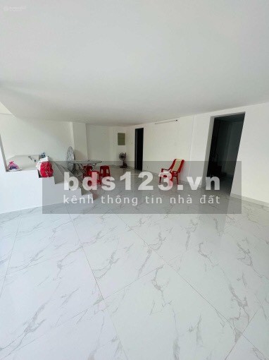 Cho thuê mặt bằng mặt tiền đường Hoa, khu Phan Xích Long : 7,8 X 12 gồm 2 tầng 200m2 sàn chỉ 23tr