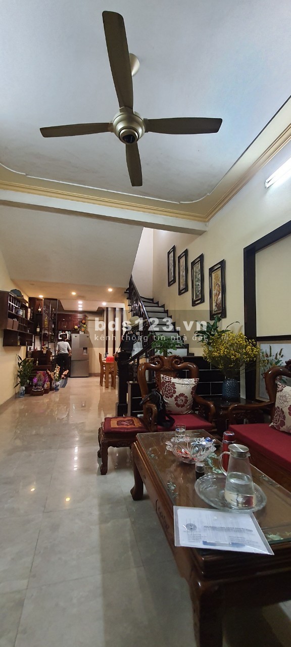 Bán nhà Ngô Gia Tự, Long Biên, 70M2 x 3T, LÔ GÓC, Giá chỉ 8,8 tỷ
