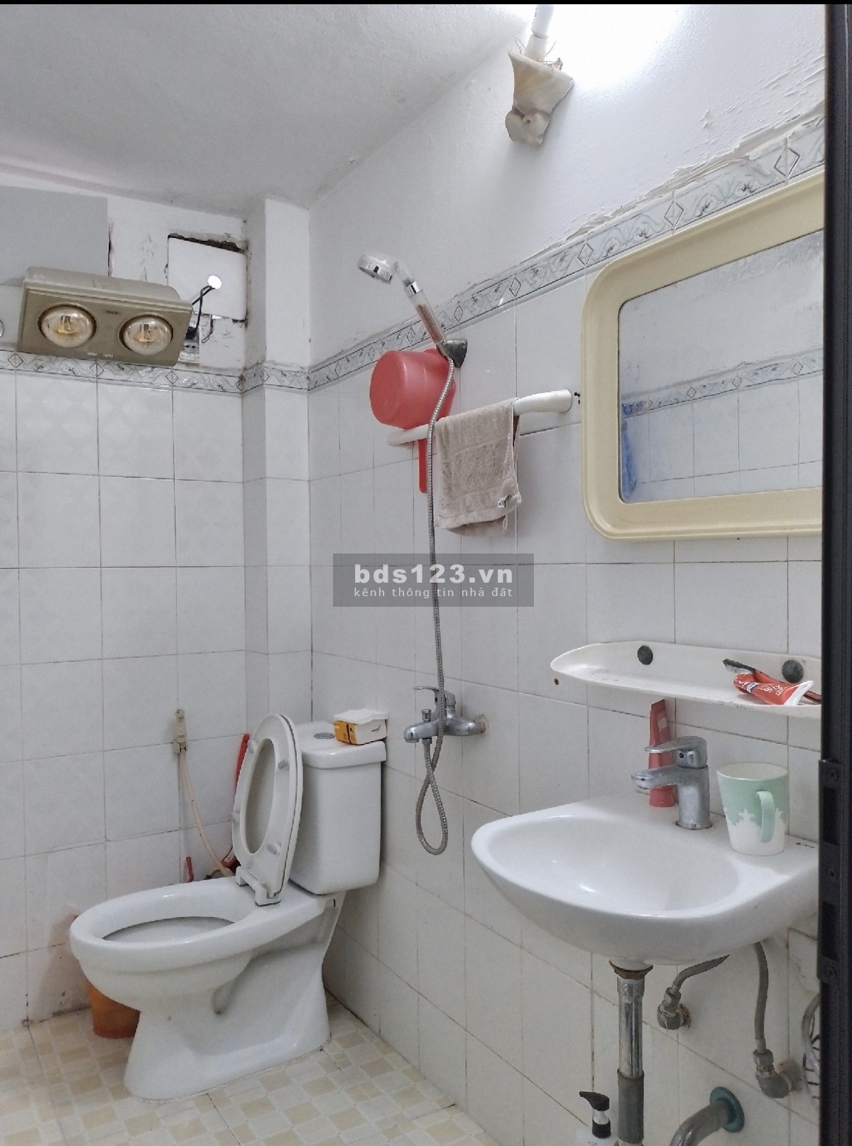 NHÀ ĐẸP GẦN PHỐ TẠI NGUYỄN TRÃI, BÀN GIAO FULL NỘI THẤT, GIÁ HẤP DẪN