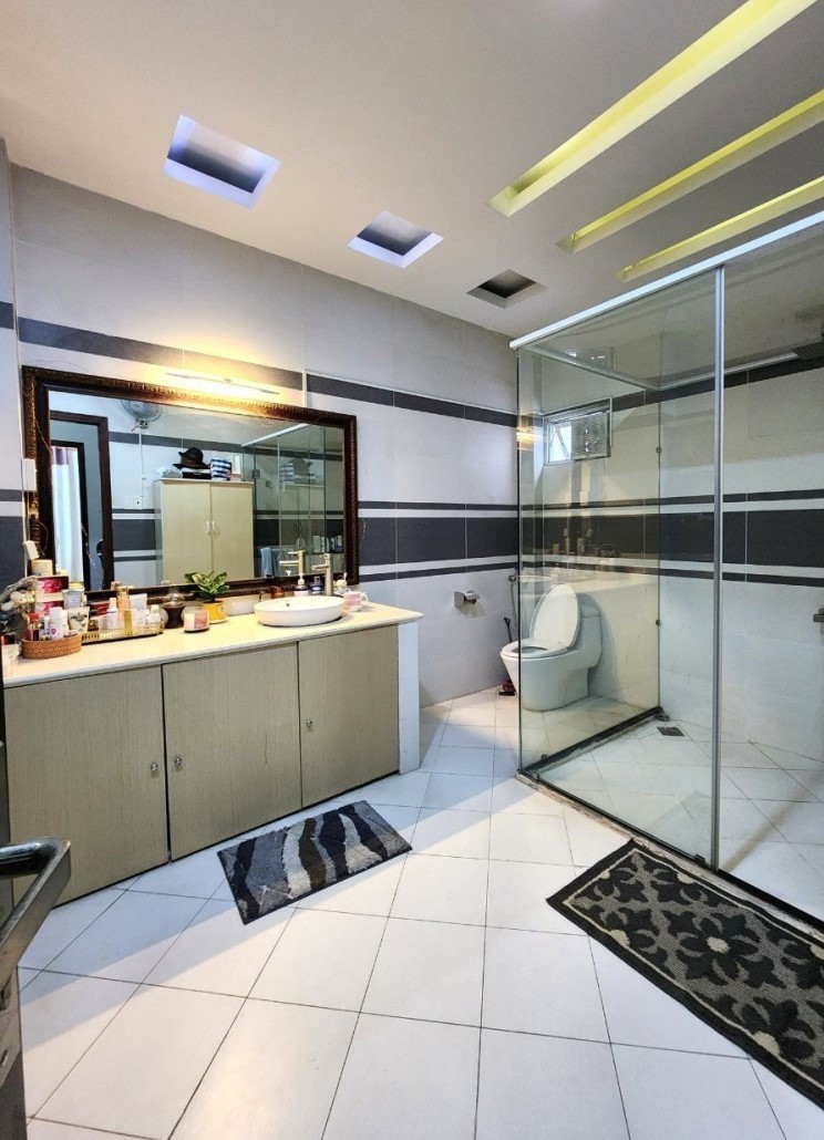 Bán nhà Phú Nhuận HXH diện tích 40m2, 4 tầng, Sát vách Q1 rất chắc chắn