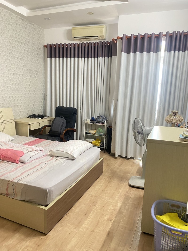 Bán nhà Phú Nhuận HXH diện tích 40m2, 4 tầng, Sát vách Q1 rất chắc chắn