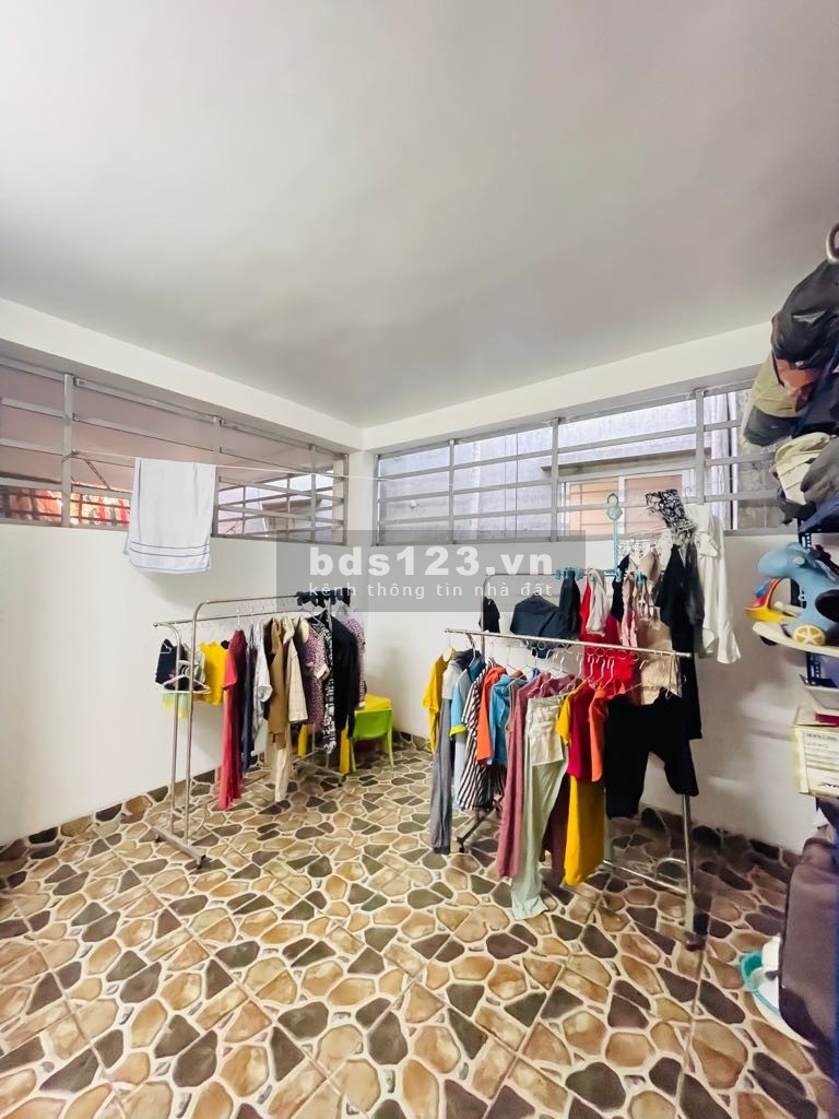 Bán nhà Khu Bán đảo Linh Đàm, 37m2 x 4 tầng, 4 ngủ, MT 4m, giá 5,2 tỷ