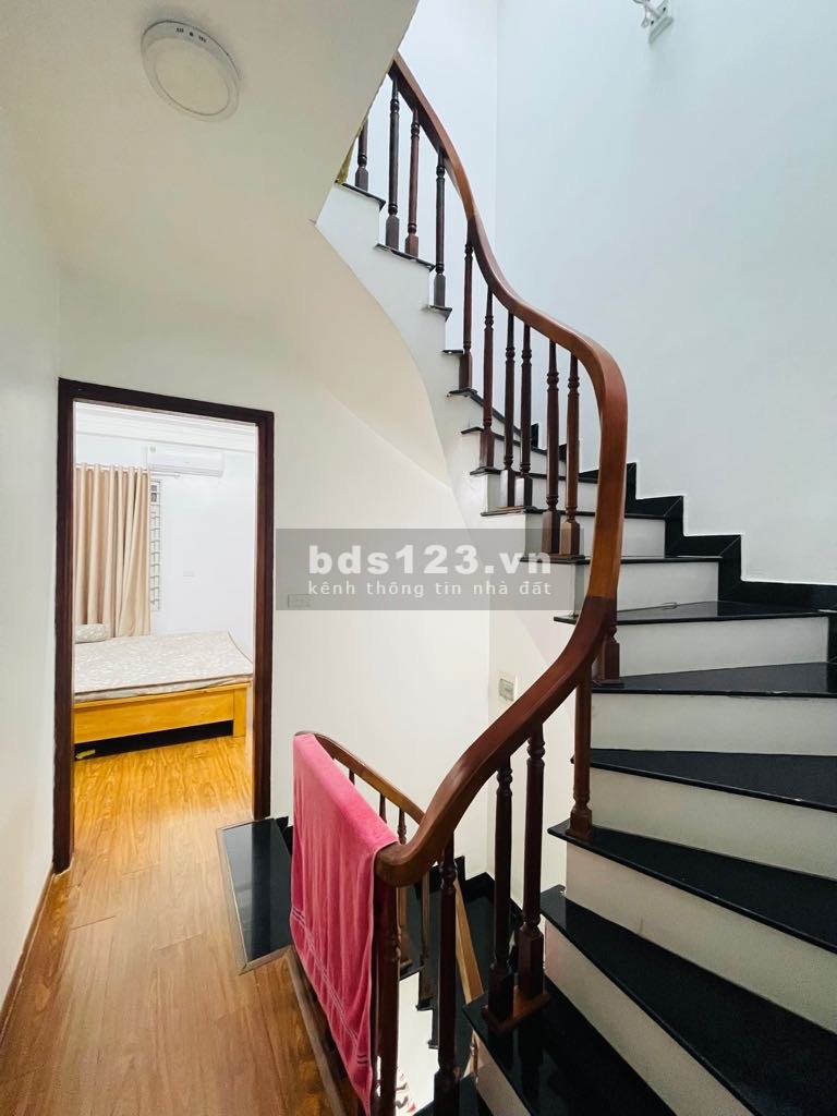 Bán nhà Khu Bán đảo Linh Đàm, 37m2 x 4 tầng, 4 ngủ, MT 4m, giá 5,2 tỷ