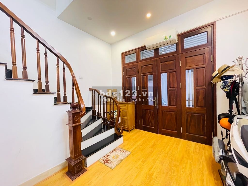 Bán nhà Khu Bán đảo Linh Đàm, 37m2 x 4 tầng, 4 ngủ, MT 4m, giá 5,2 tỷ