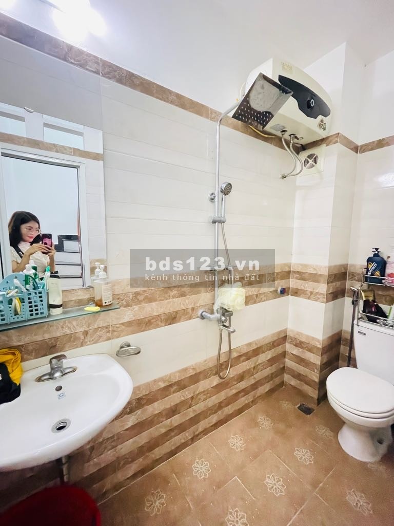 Bán nhà Khu Bán đảo Linh Đàm, 37m2 x 4 tầng, 4 ngủ, MT 4m, giá 5,2 tỷ