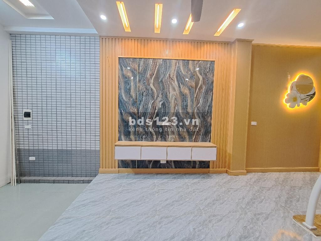 Nhà mới đón Tết, trung tâm Tân Mai, 44m2 x 4 tầng, 4 ngủ, giá 5,5 tỷ