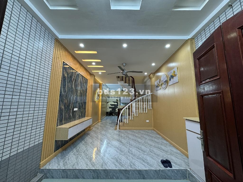 Nhà mới đón Tết, trung tâm Tân Mai, 44m2 x 4 tầng, 4 ngủ, giá 5,5 tỷ