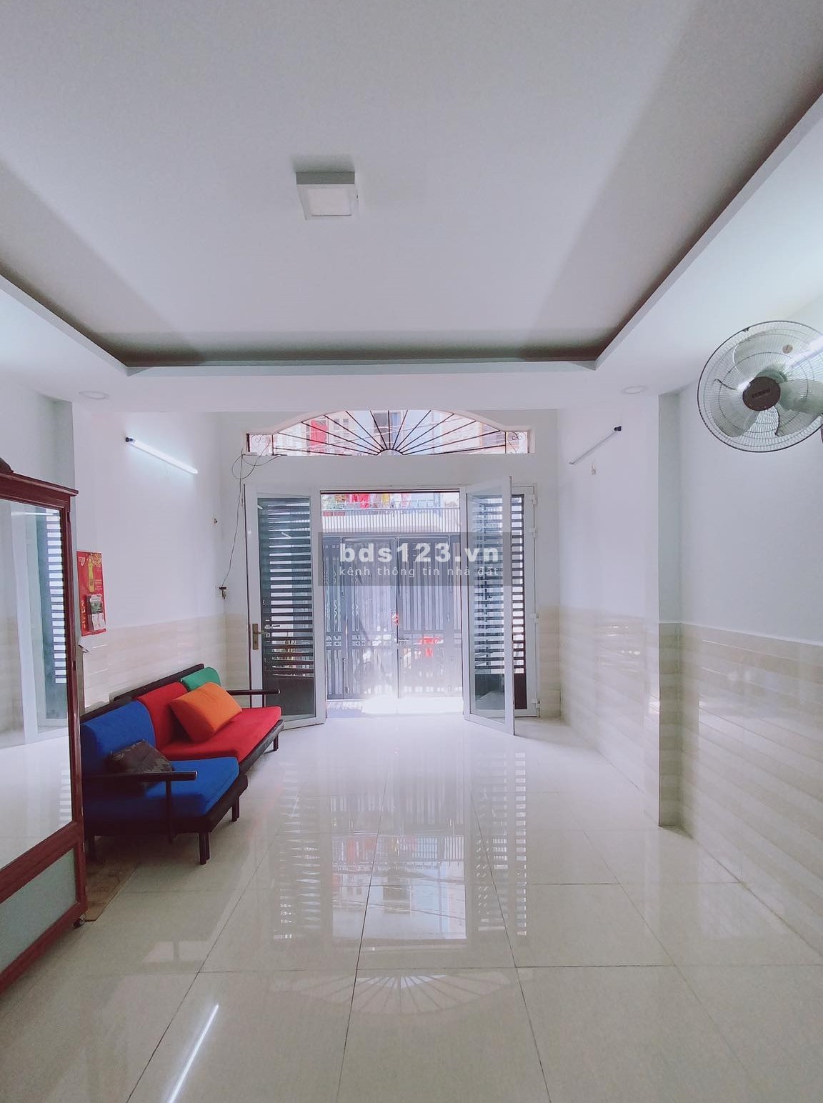 Nhà ô tô đỗ cửa Âu Cơ, cạnh Đại Học Văn Hiến, 3.7 tỷ