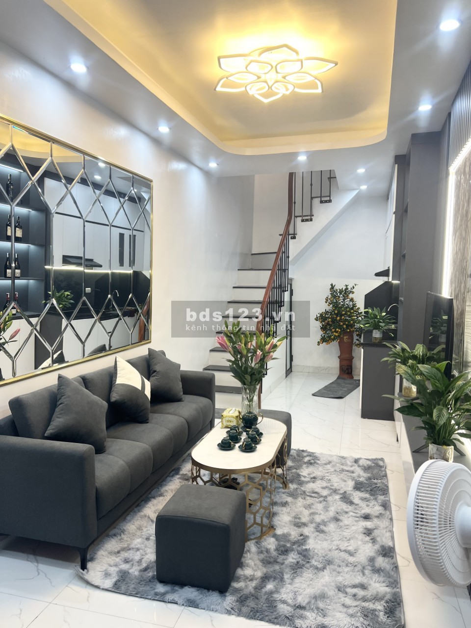 Hàng hot bay nhanh - Đẹp quên lối về - Ngõ ngách rộng thoáng - Khách mua xách valy vào ở đón Tết