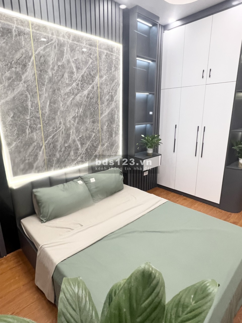 Hàng hot bay nhanh - Đẹp quên lối về - Ngõ ngách rộng thoáng - Khách mua xách valy vào ở đón Tết