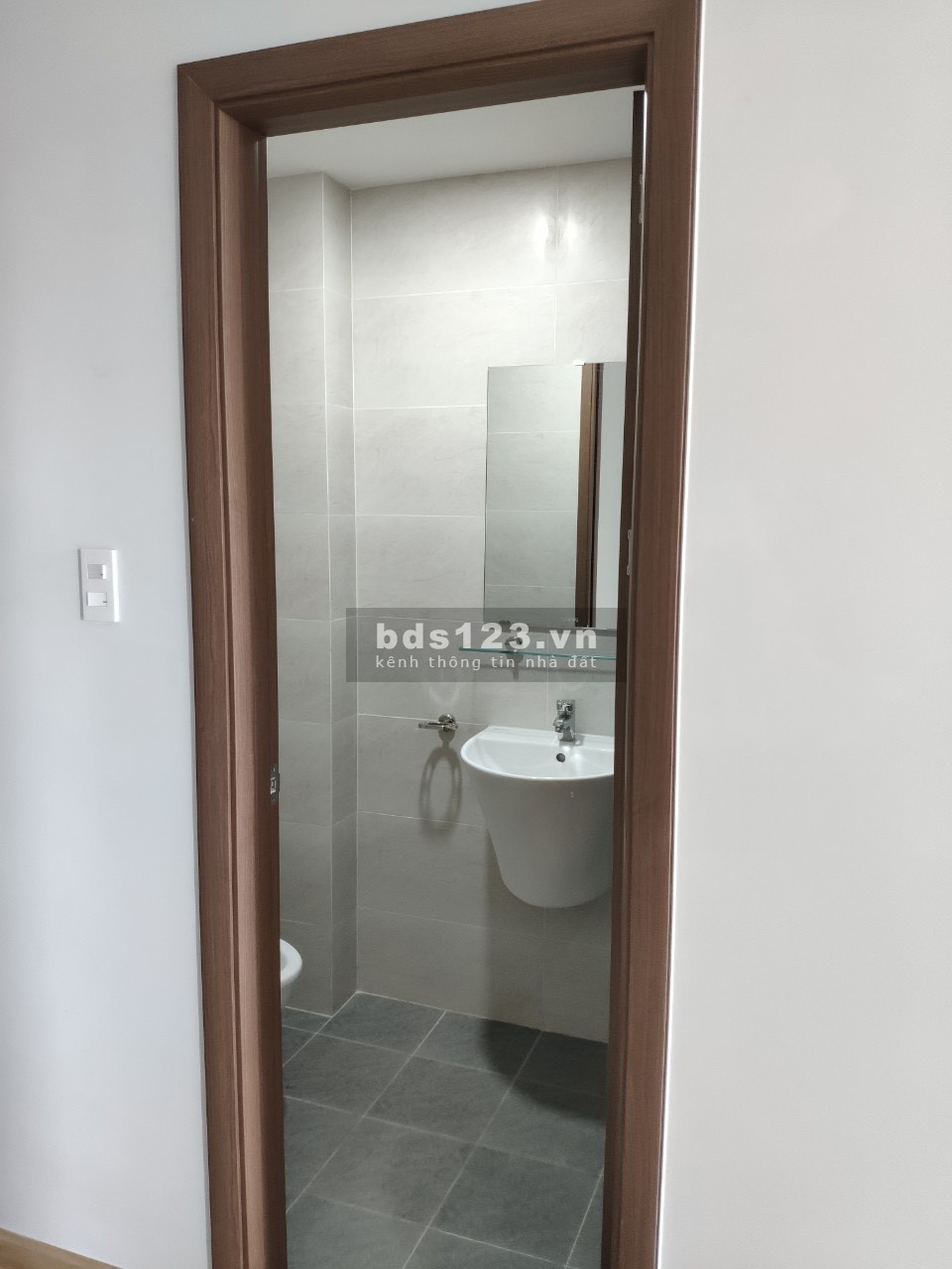 Chủ nhà gửi bán lại căn hộ Bcons Garden 2pn2wc 57m2, nhà đang ở để lại nội thất báo sang tên sổ