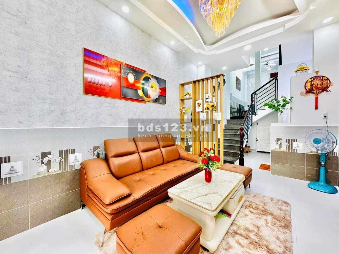 HXH Tránh Phạm Văn Bạch, Phường 15, Q. Tân Bình - 48M2- 4 Tầng mới đẹp, 4PN – 4,85 tỷ MS 044