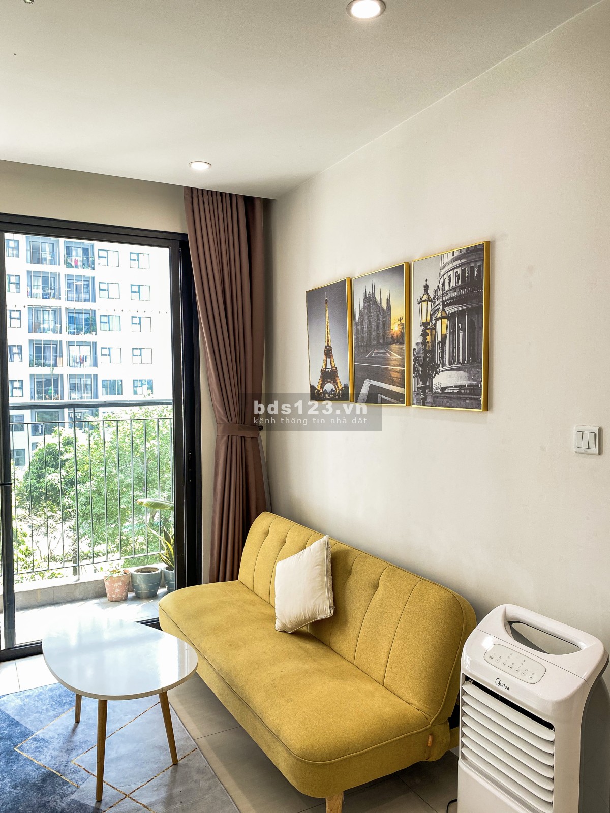 Cho thuê căn hộ 2PN Vinhomes Q9 view hồ bơi và công viên nội khu hướng Đông Nam (chính chủ)