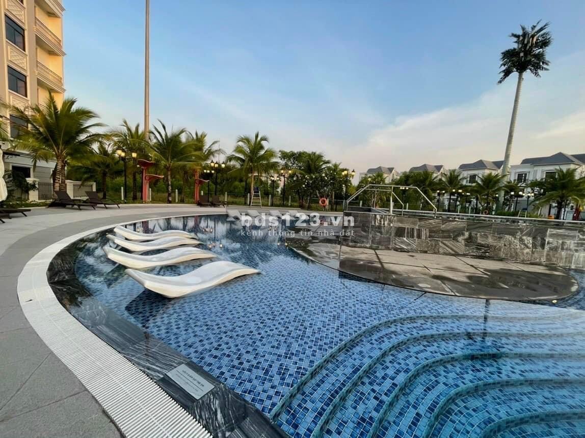 Cho thuê căn hộ 2PN Vinhomes Q9 view hồ bơi và công viên nội khu hướng Đông Nam (chính chủ)