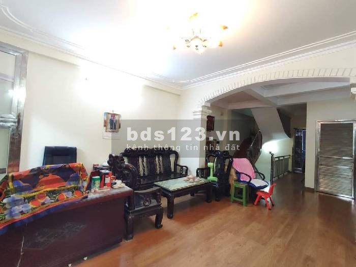 Cần bán nhà mặt tiền lớn. Nhà to. Ngõ ô tô tránh, diện tích 72m2 x Mặt tiền 7m
