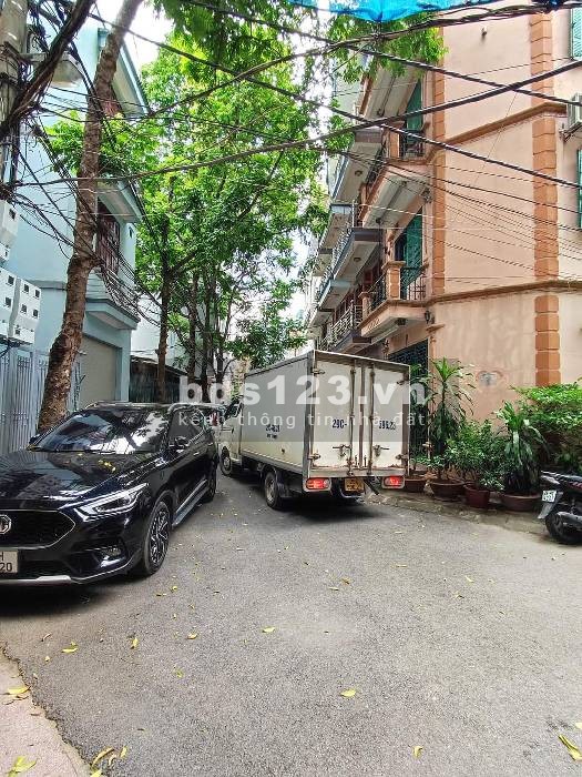 Cần bán nhà mặt tiền lớn. Nhà to. Ngõ ô tô tránh, diện tích 72m2 x Mặt tiền 7m
