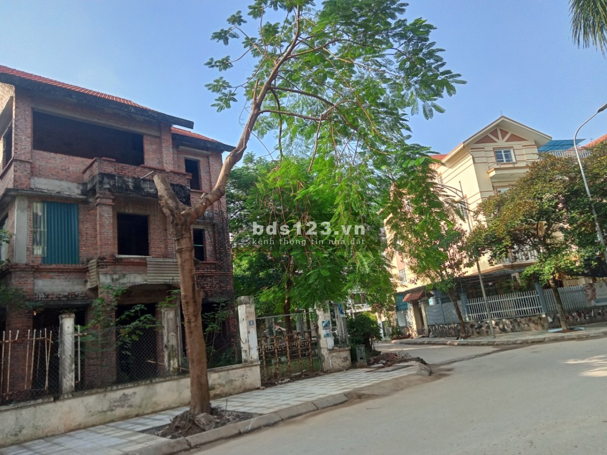 Biệt thự đơn lập góc 3 mặt thoáng, đường ĐX8, KĐT Đặng Xá, Gia Lâm