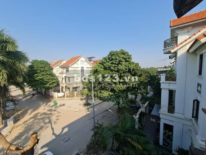 Biệt thự đơn lập góc 3 mặt thoáng, đường ĐX8, KĐT Đặng Xá, Gia Lâm