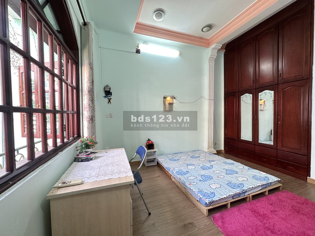 Cho thuê phòng trọ Q7 cửa sổ lớn gió trời thoáng mát, ánh sáng tốt