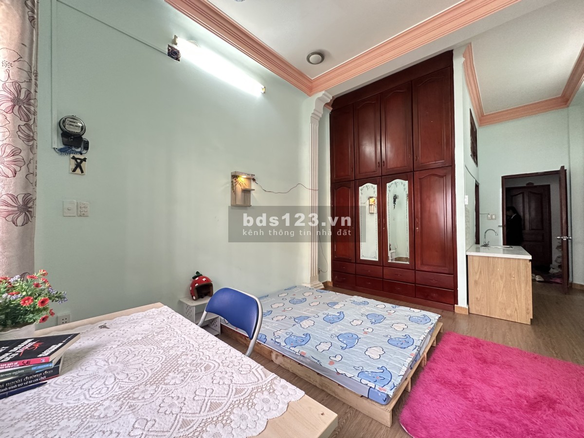 Cho thuê phòng trọ Q7 cửa sổ lớn gió trời thoáng mát, ánh sáng tốt