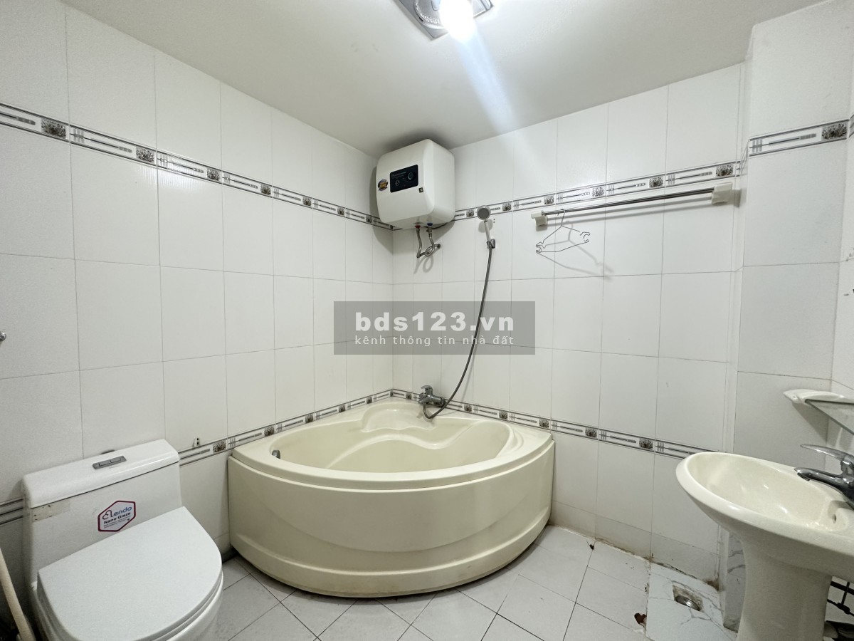 Cho thuê phòng trọ Q7 cửa sổ lớn gió trời thoáng mát, ánh sáng tốt