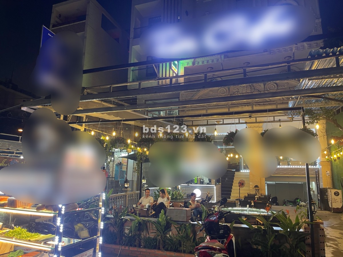 Mặt bằng mặt tiền ngang lớn, chỉ 15 triệu, sẵn bàn ghế thiết bị, chỉ vào kinh doanh, khách đông