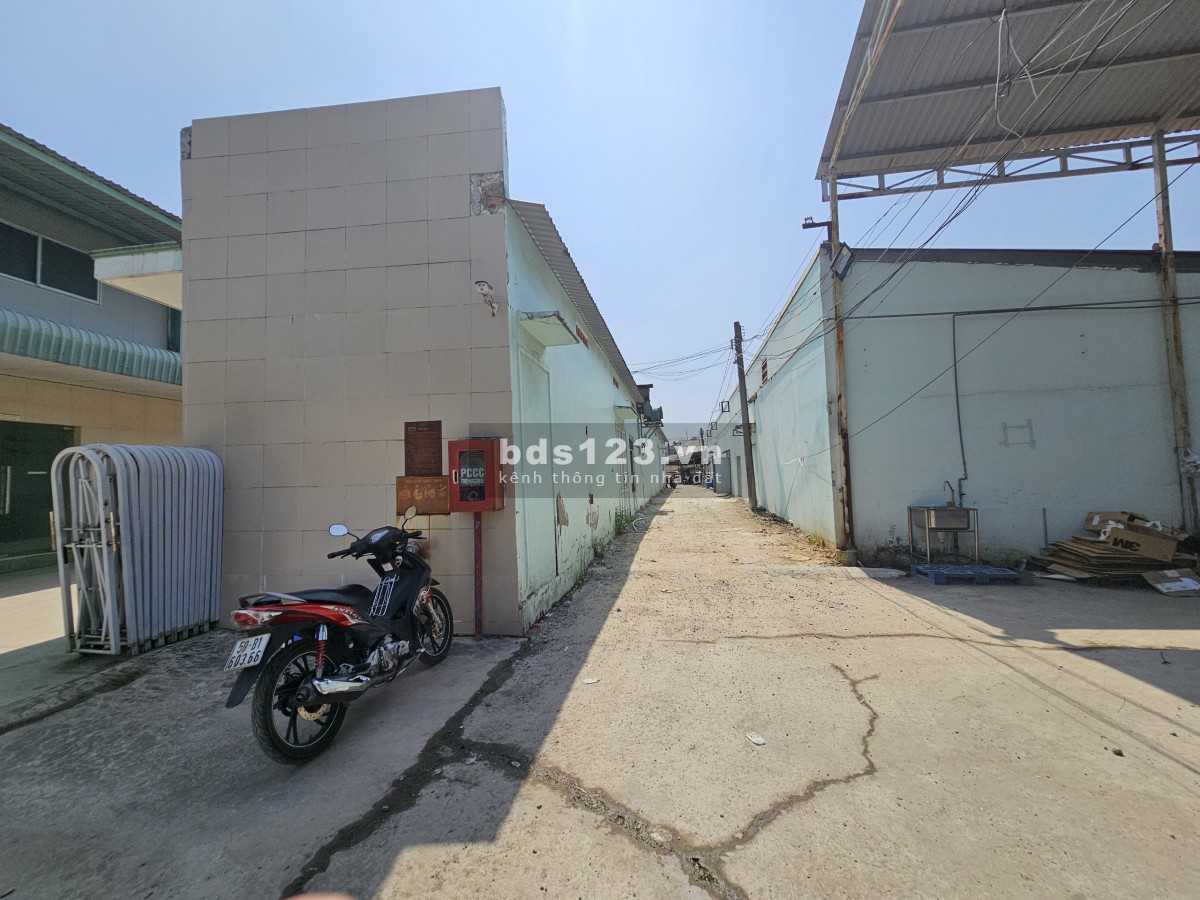 Cho thuê kho xưởng 300m2 tại đường Tam Bình, Hiệp Bình Chánh, Chợ Hiệp Bình 90.000đ/ tháng