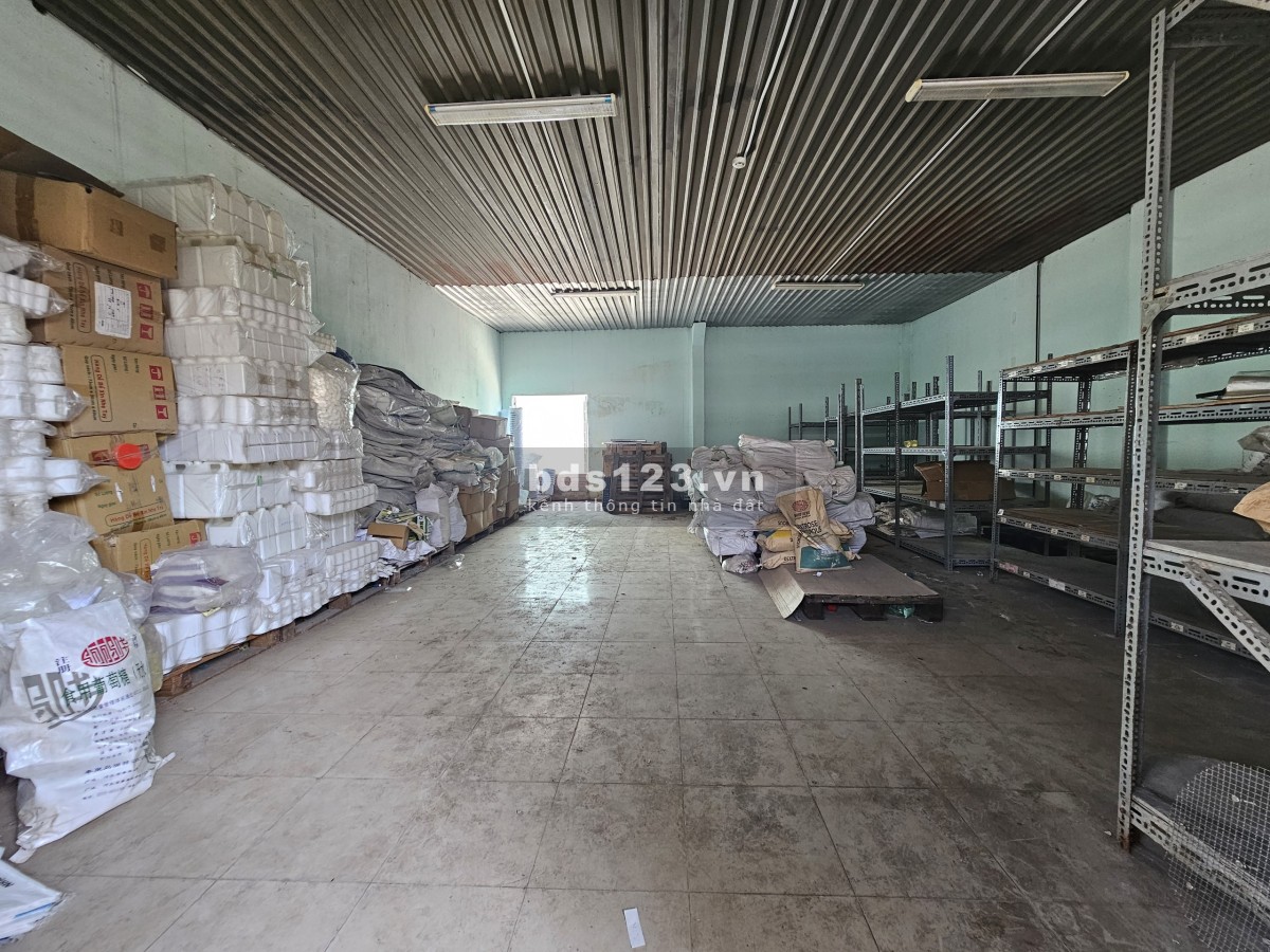 Cho thuê kho xưởng 300m2 tại đường Tam Bình, Hiệp Bình Chánh, Chợ Hiệp Bình 90.000đ/ tháng