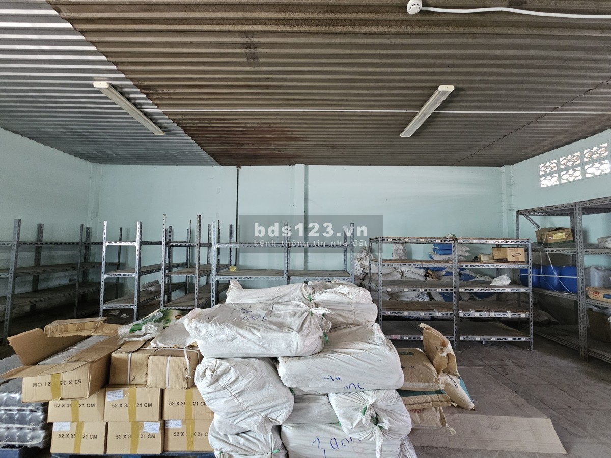 Cho thuê kho xưởng 300m2 tại đường Tam Bình, Hiệp Bình Chánh, Chợ Hiệp Bình 90.000đ/ tháng