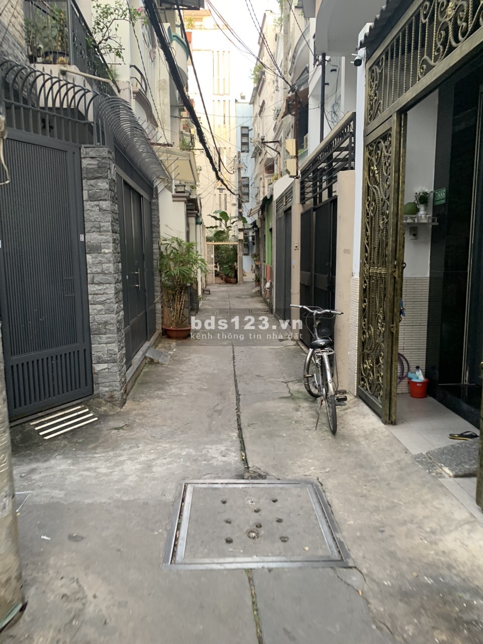 ** Bán nhà hẻm 279 Huỳnh Văn Bánh, phường 11, Phú Nhuận