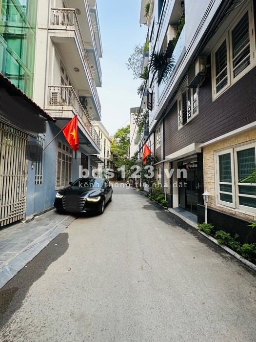 Cần tìm chủ mới nhà phân lô Kim Giang - Hoàng Mai, 68m2 x 4 tầng, mặt tiền 8,4m, giá 16 tỷ
