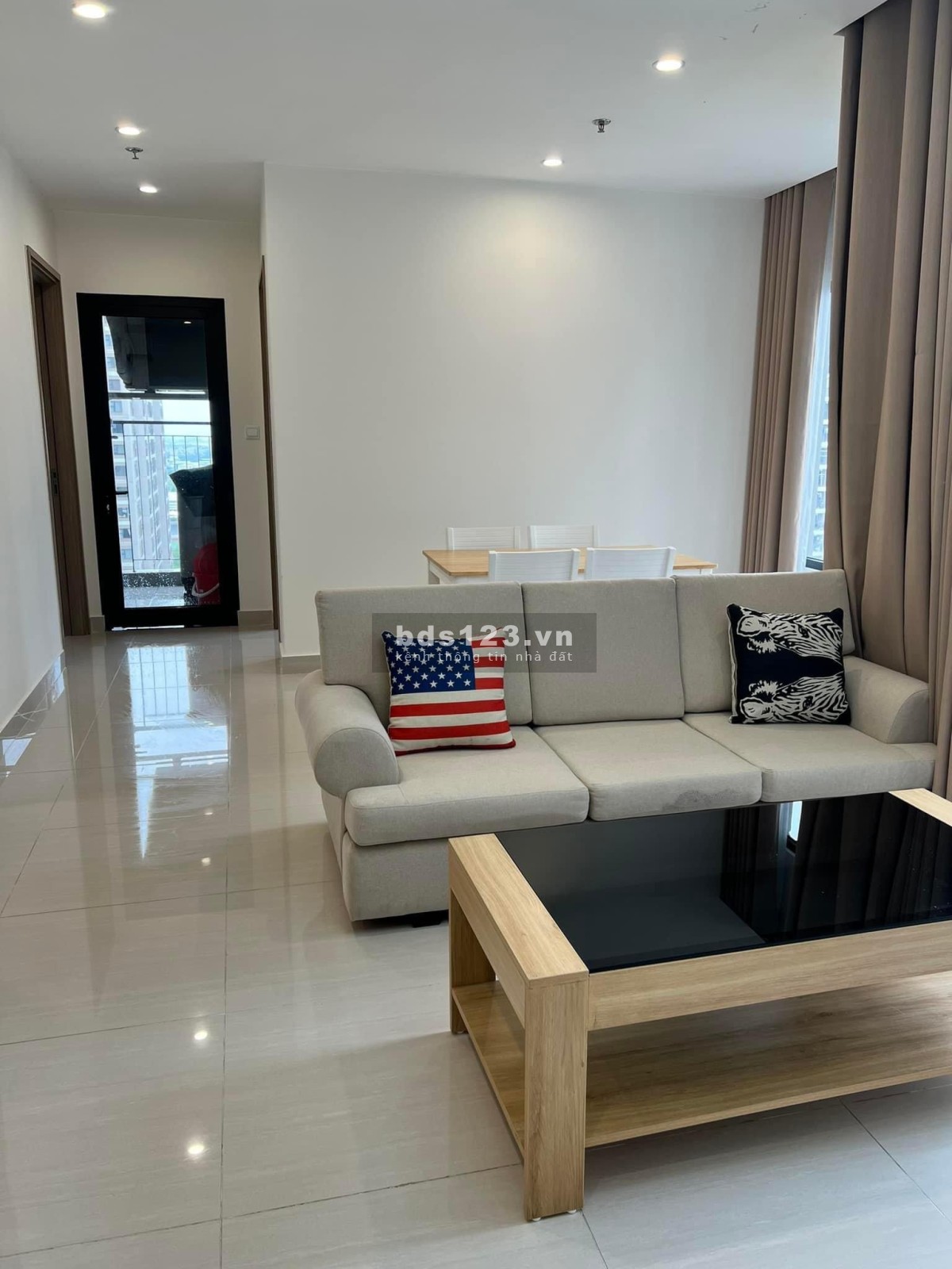 Chính chủ gửi bán căn hộ 2N + 1 góc full nội thất 70m² chỉ 2 tỷ tại Vinhomes Ocean Park
