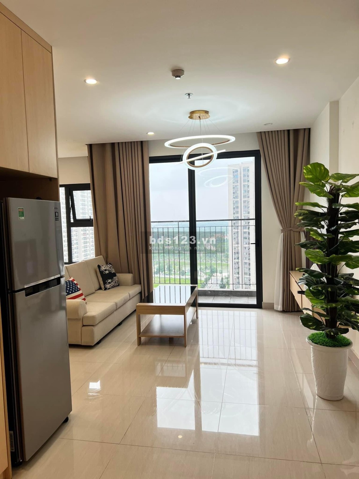 Chính chủ gửi bán căn hộ 2N + 1 góc full nội thất 70m² chỉ 2 tỷ tại Vinhomes Ocean Park