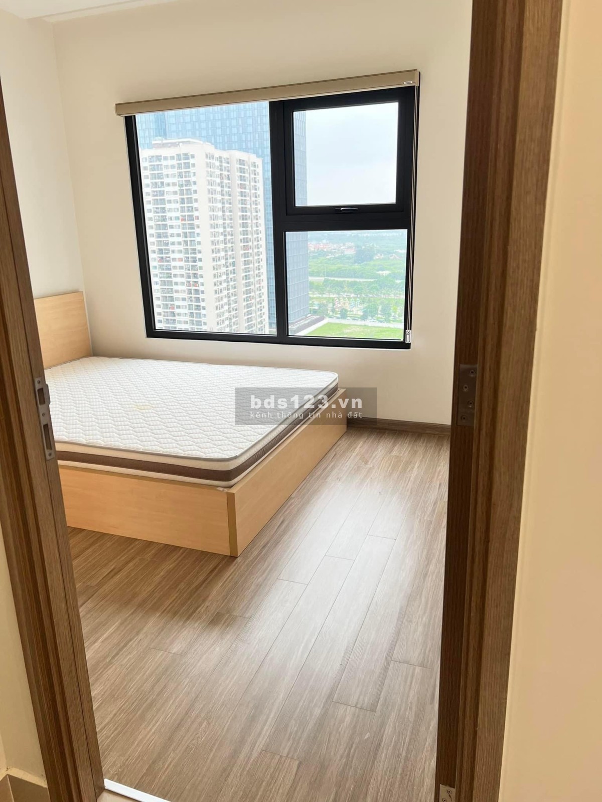 Chính chủ gửi bán căn hộ 2N + 1 góc full nội thất 70m² chỉ 2 tỷ tại Vinhomes Ocean Park