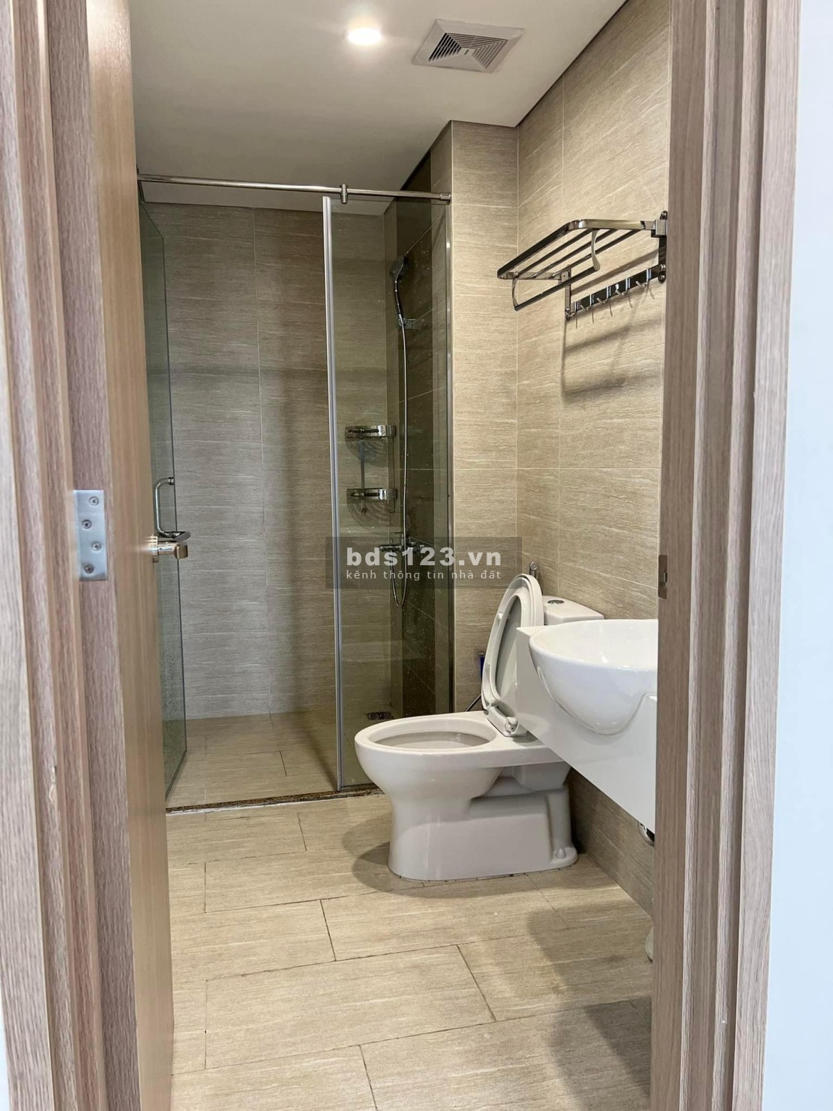 Chính chủ gửi bán căn hộ 2N + 1 góc full nội thất 70m² chỉ 2 tỷ tại Vinhomes Ocean Park