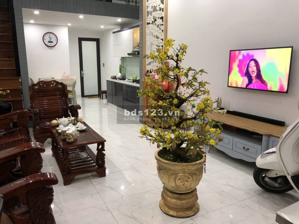 Bán gấp nhà Ông Ích Khiêm, hẻm ô tô, 4 tầng, giá giảm còn 4 tỷ
