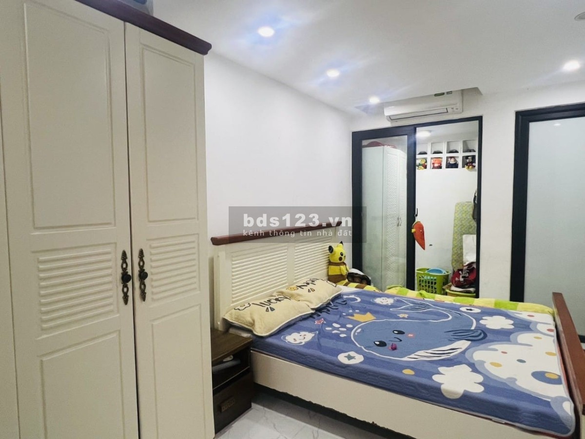 Bán gấp nhà Ông Ích Khiêm, hẻm ô tô, 4 tầng, giá giảm còn 4 tỷ
