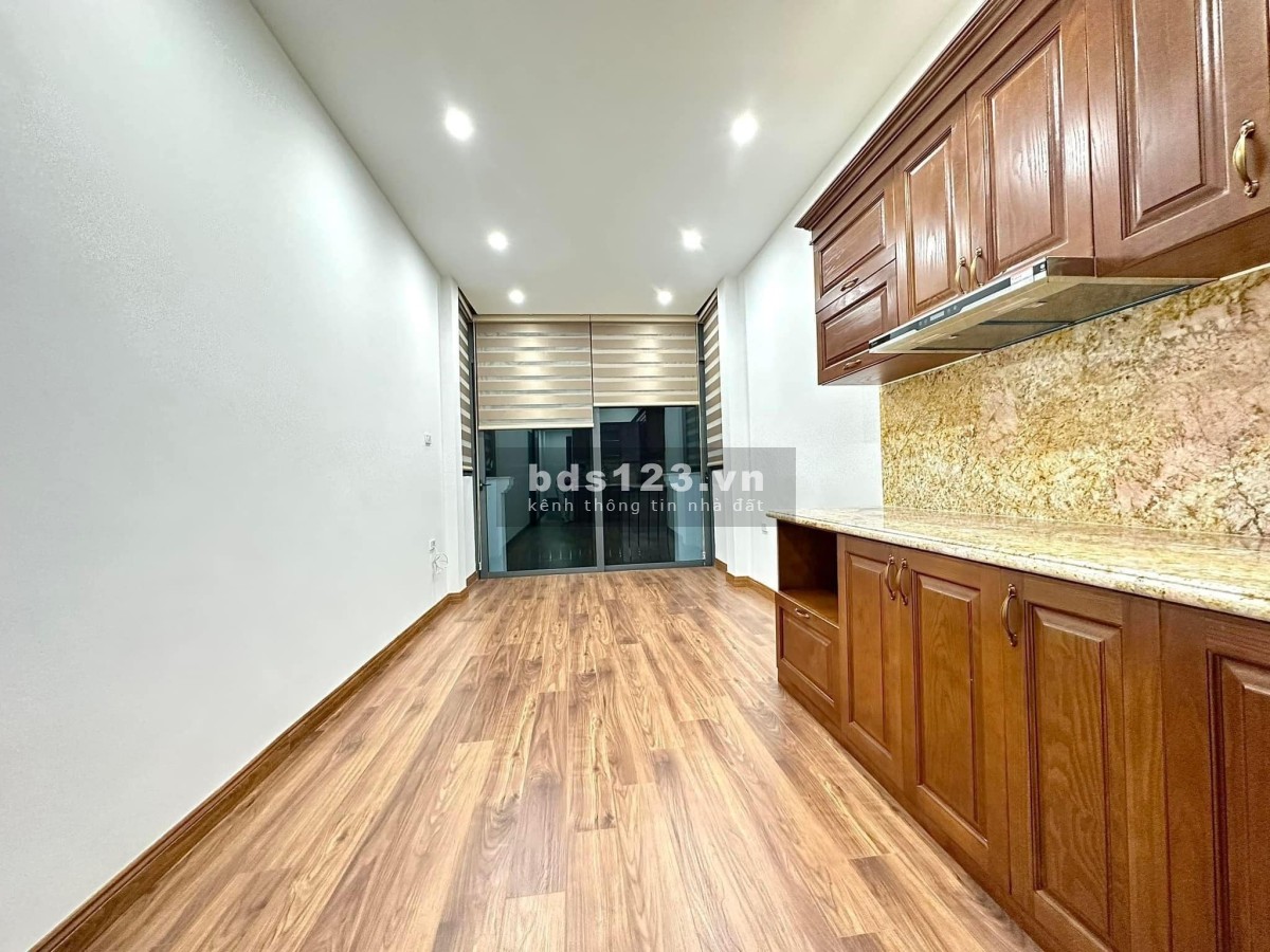 4 tỷ nhà mới - Lê Thanh Nghị - Lô góc, ngõ thông, 30m