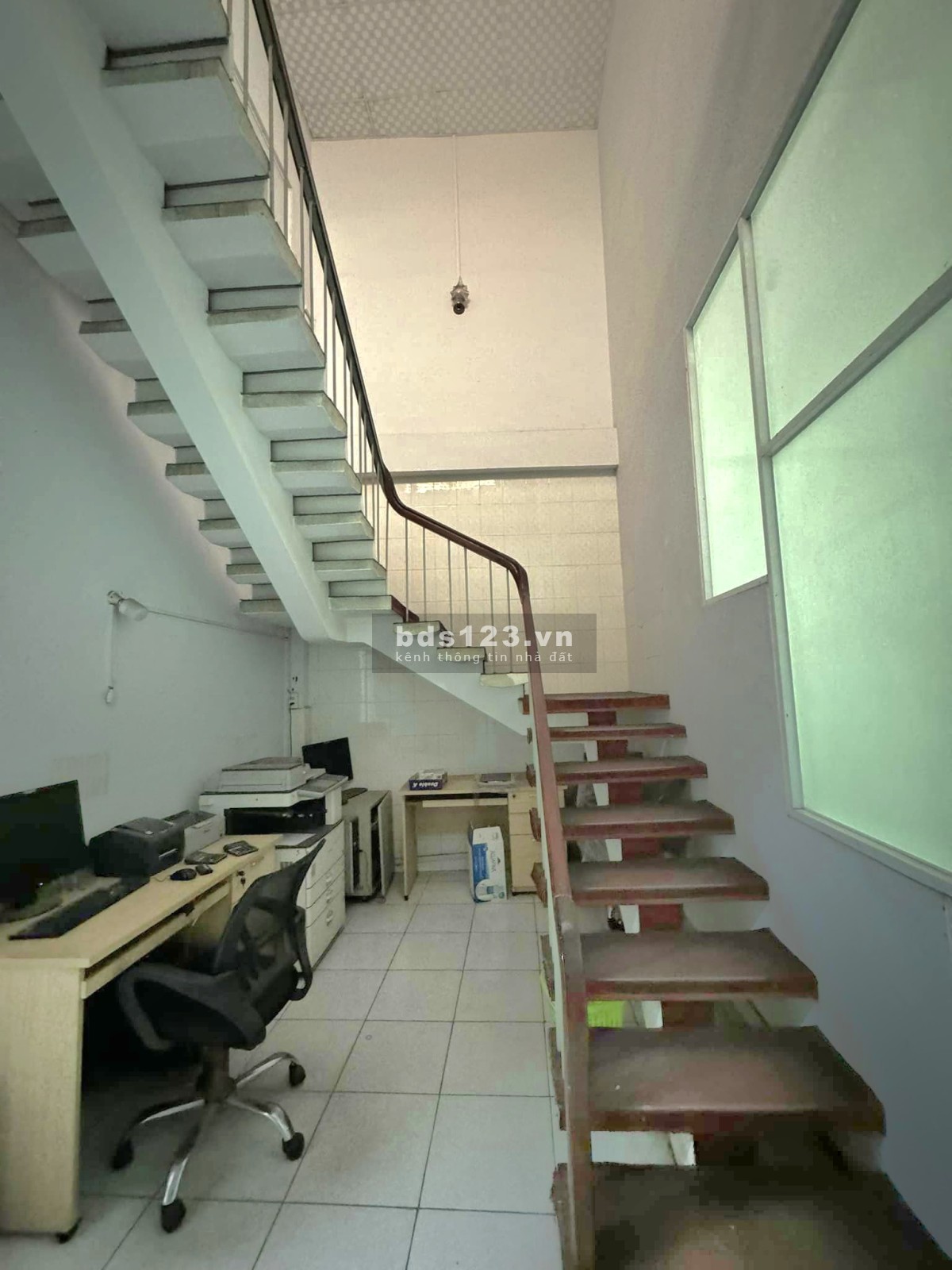 Cho thuê nhà nguyên căn mặt tiền khu sân bay Tân Bình, 25 triệu, 2 tầng, 6 X 20, 4PN, đường 15M