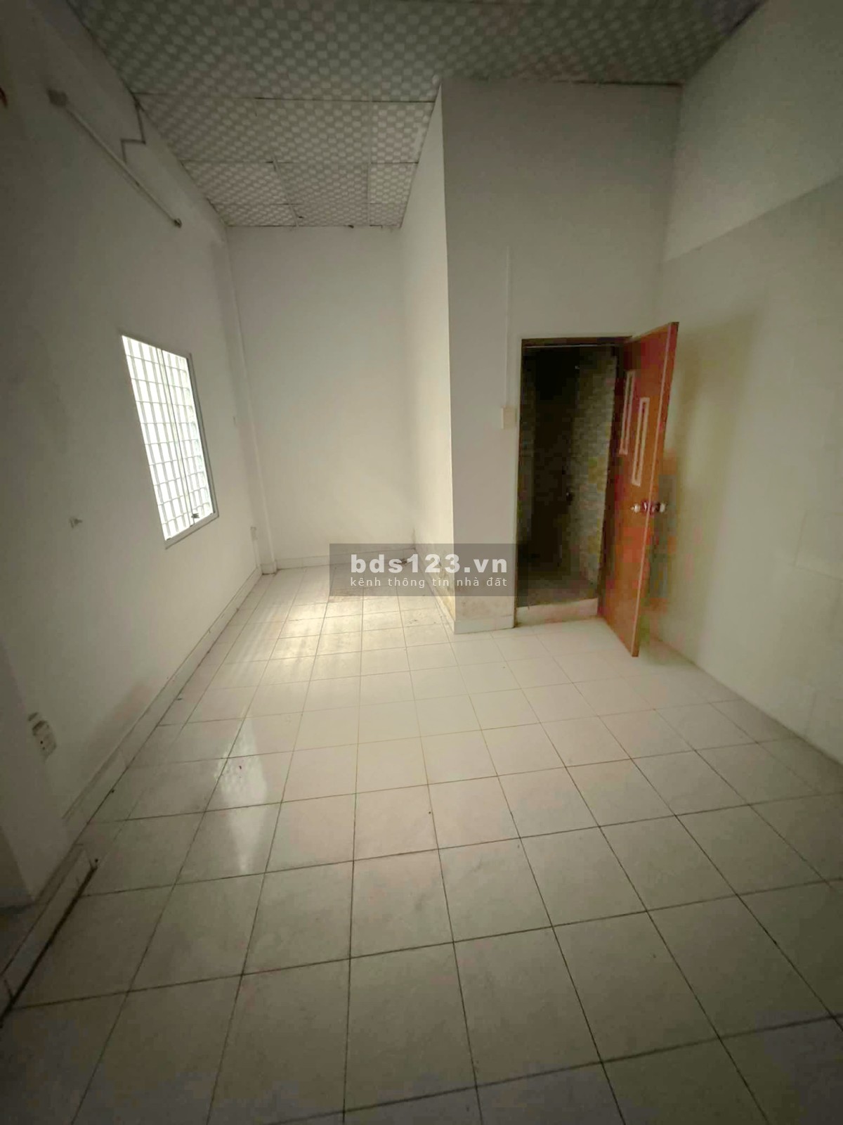 Cho thuê nhà nguyên căn mặt tiền khu sân bay Tân Bình, 25 triệu, 2 tầng, 6 X 20, 4PN, đường 15M