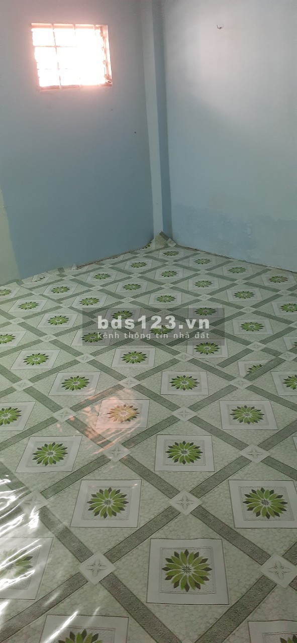 Phòng 24m2, ngay trung tâm quận 9, gần Cao đẳng Công Thương, điện nước chính. Giờ giấc tự do.