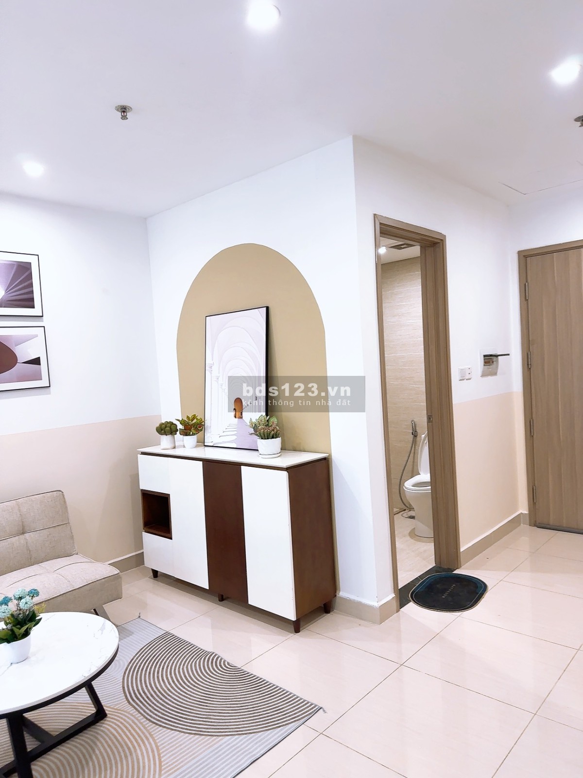 Chính chủ cần bán căn hộ Studio 28m2 đầy đủ nội thất, đã có sổ, giá 1tỷ200tr bao toàn bộ phí