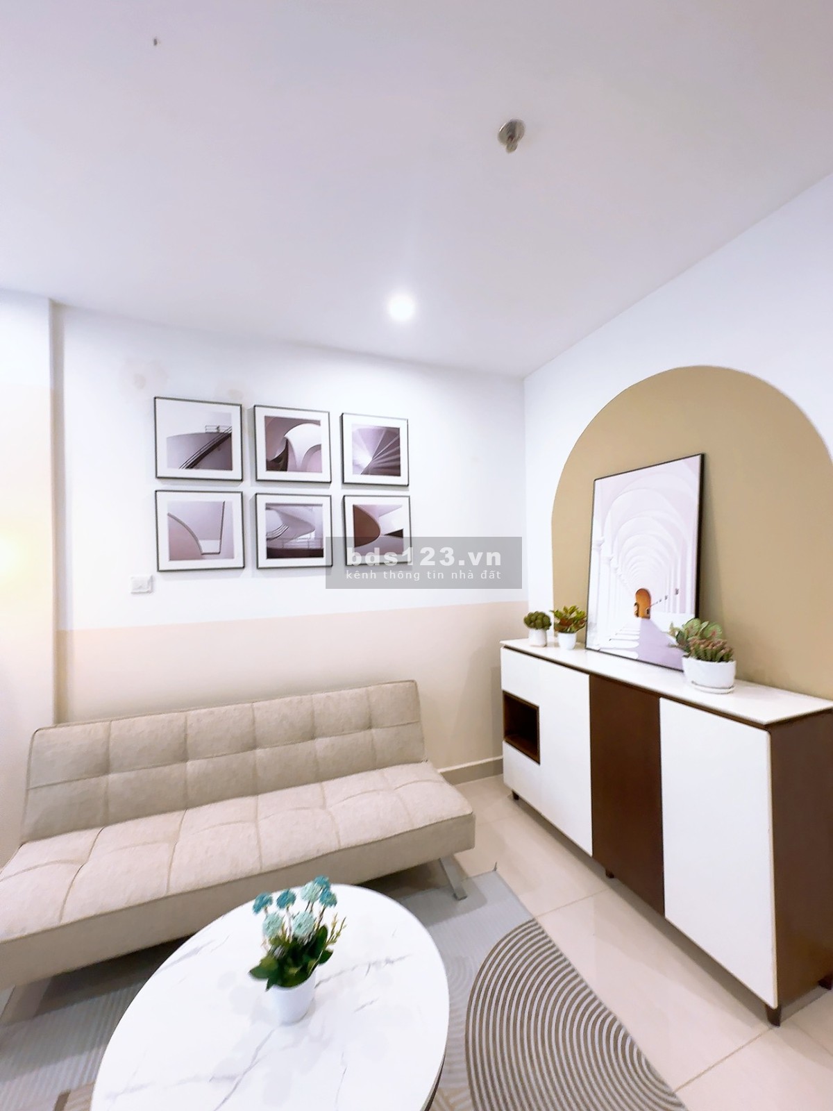Chính chủ cần bán căn hộ Studio 28m2 đầy đủ nội thất, đã có sổ, giá 1tỷ200tr bao toàn bộ phí