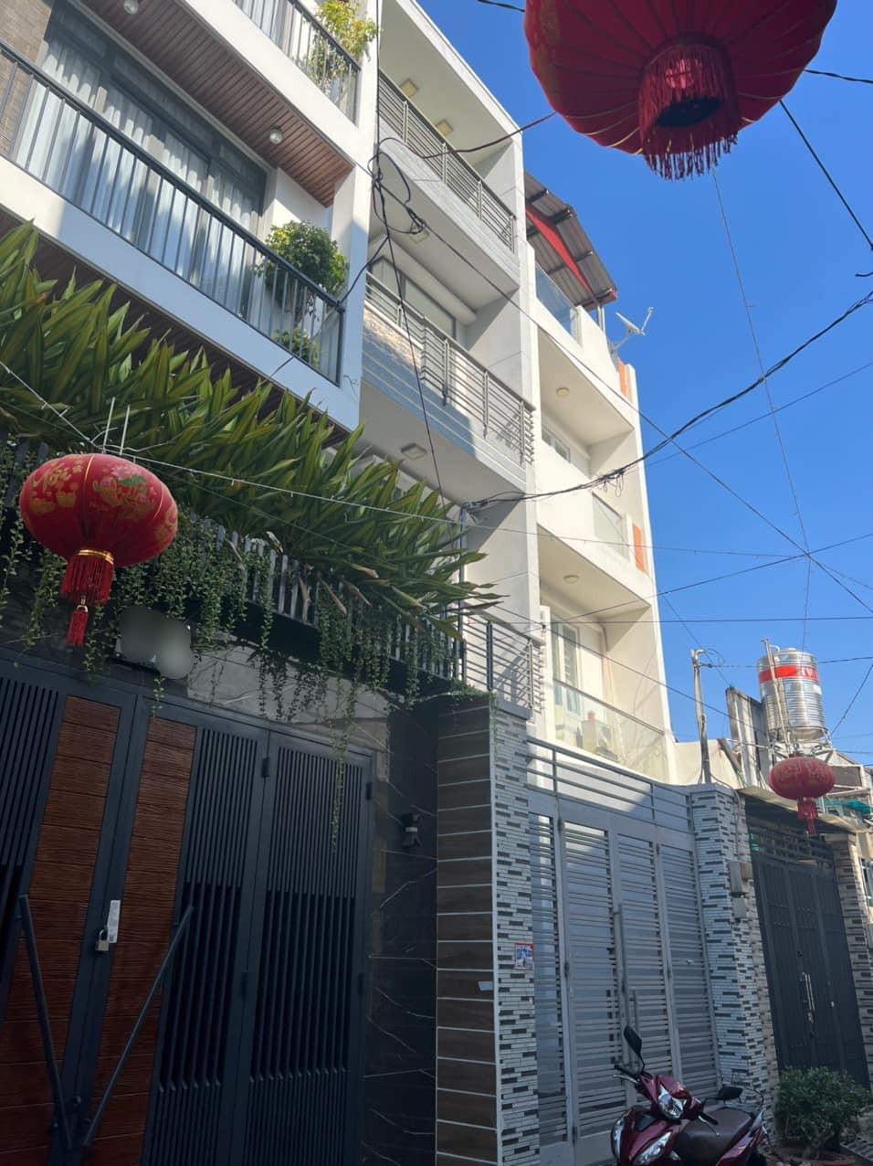 Nhà mặt tiền HXH thông cách Phạm Văn Chiêu 20m, phường 14, Gò Vấp, 4 tầng